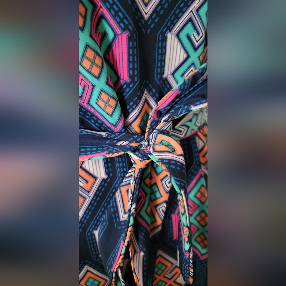 Geometric Patterned Dress Size Small - Picture 3 of 7